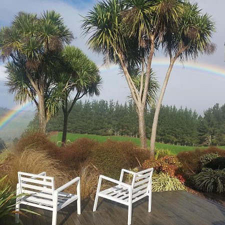Above The River Karapiro Bed & Breakfast Esterno foto