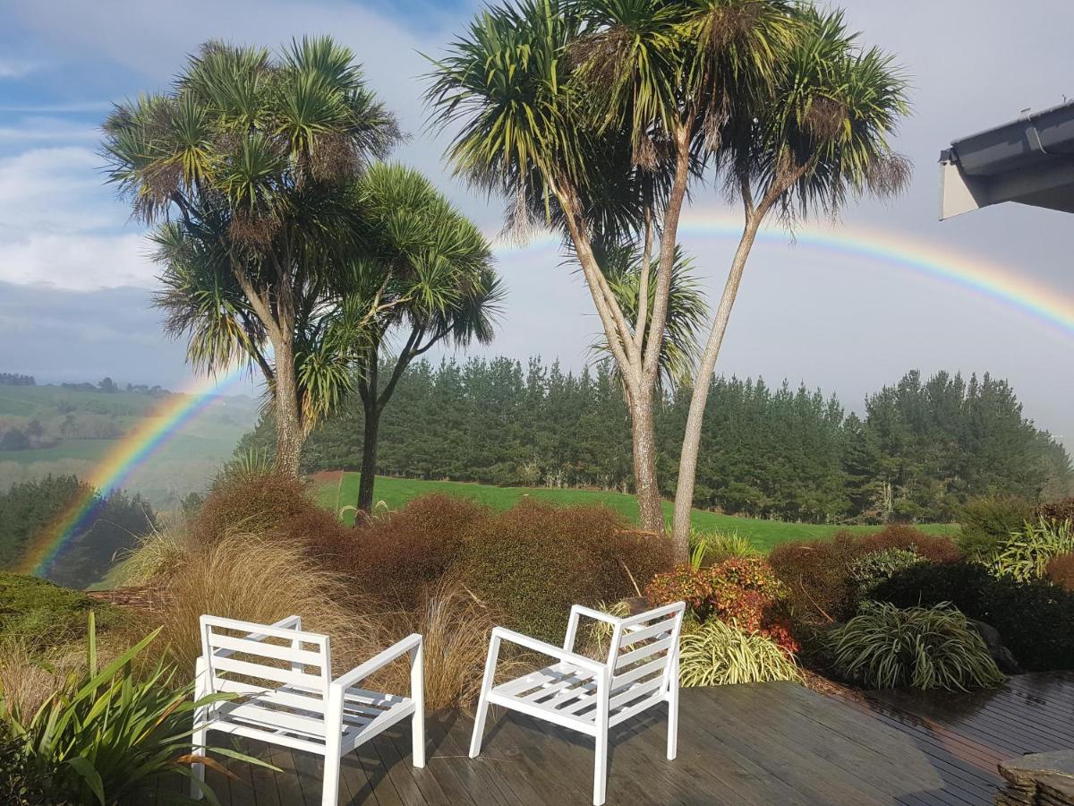 Above The River Karapiro Bed & Breakfast Esterno foto