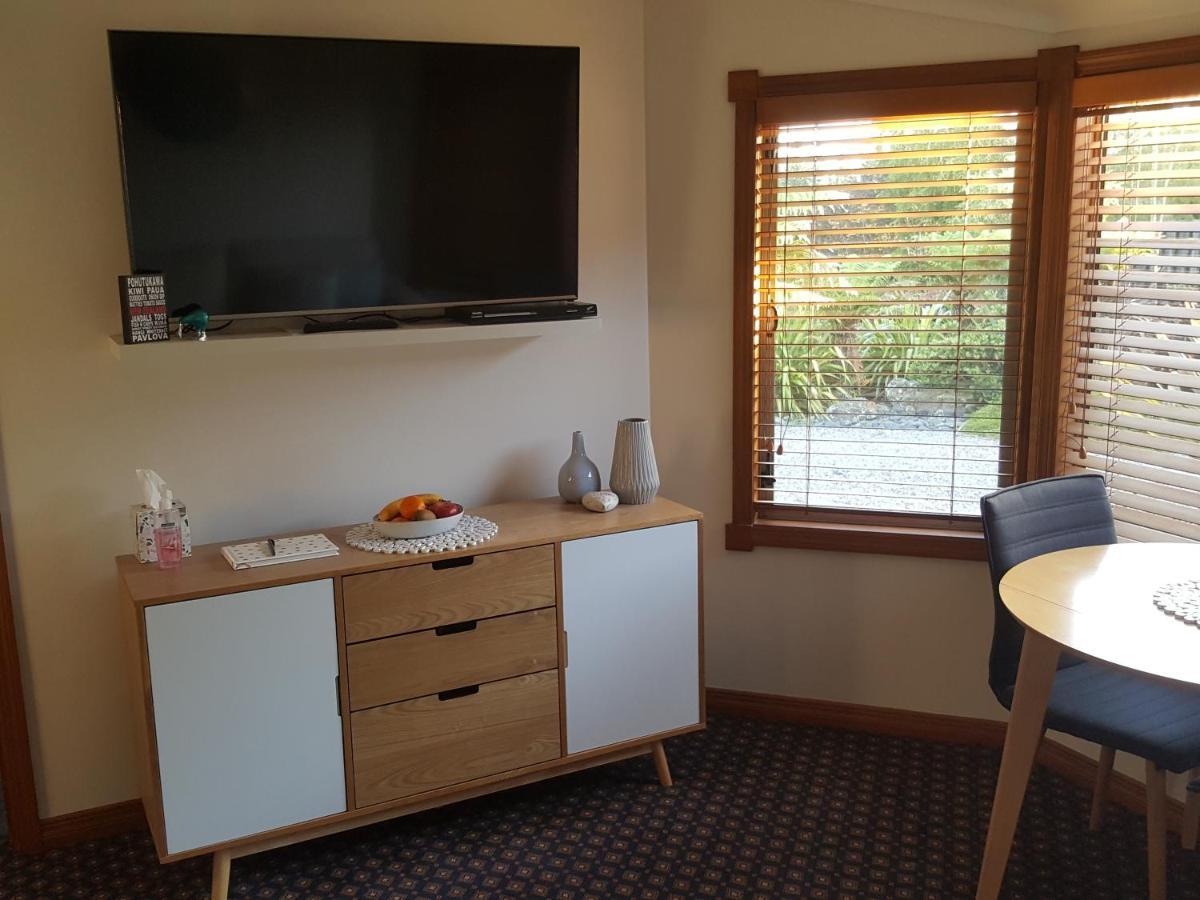 Above The River Karapiro Bed & Breakfast Esterno foto