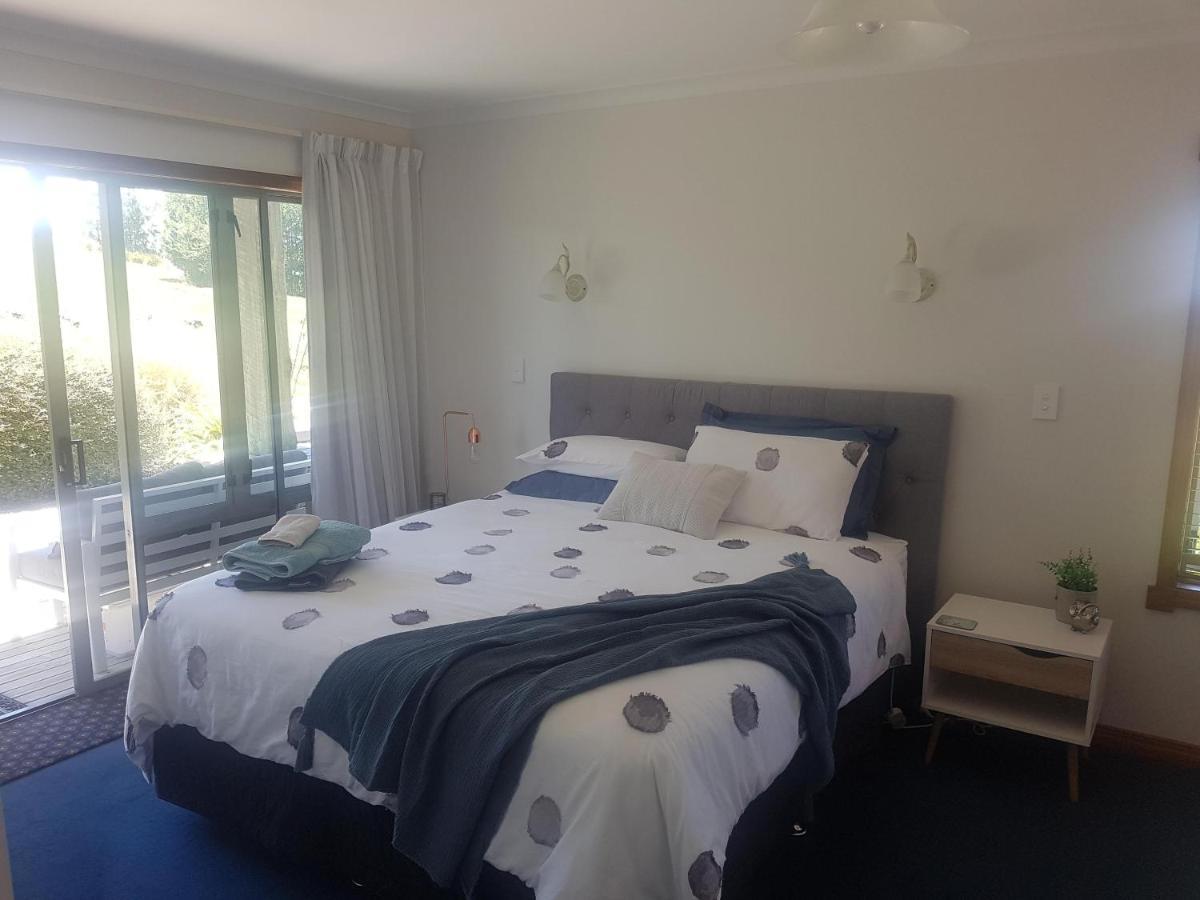 Above The River Karapiro Bed & Breakfast Esterno foto