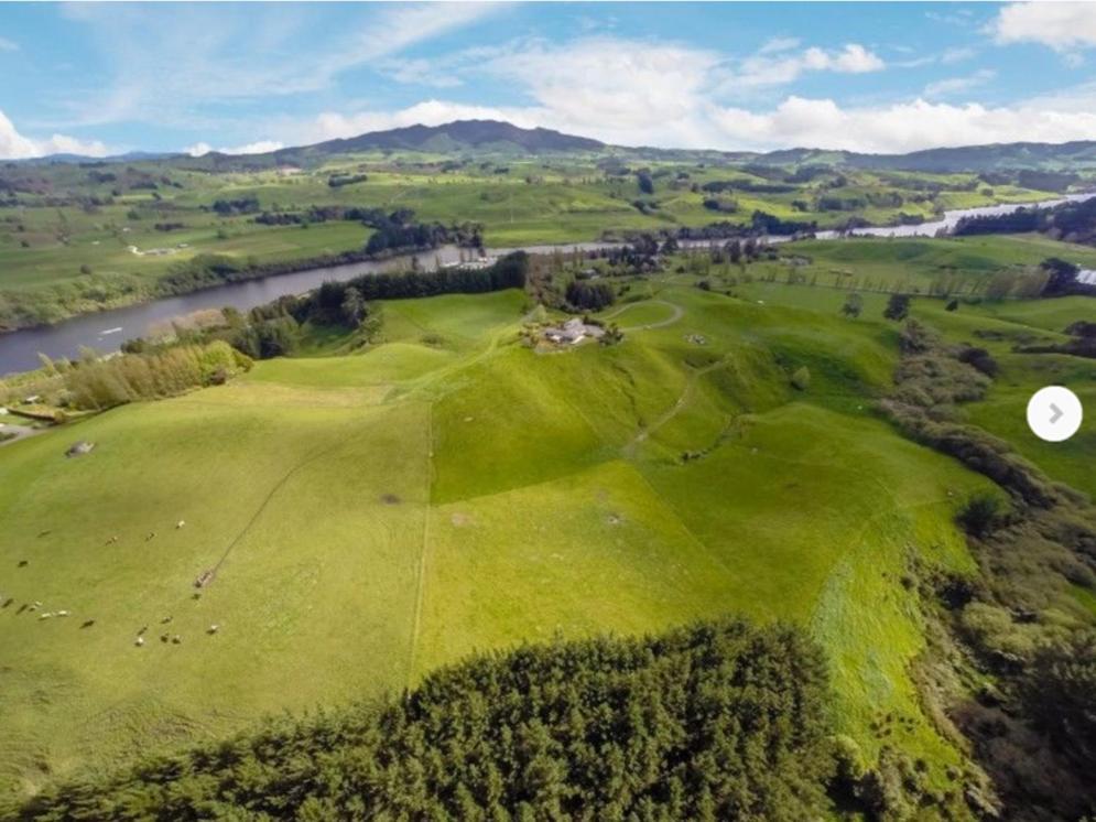 Above The River Karapiro Bed & Breakfast Esterno foto