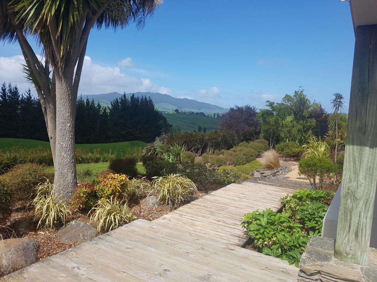 Above The River Karapiro Bed & Breakfast Esterno foto