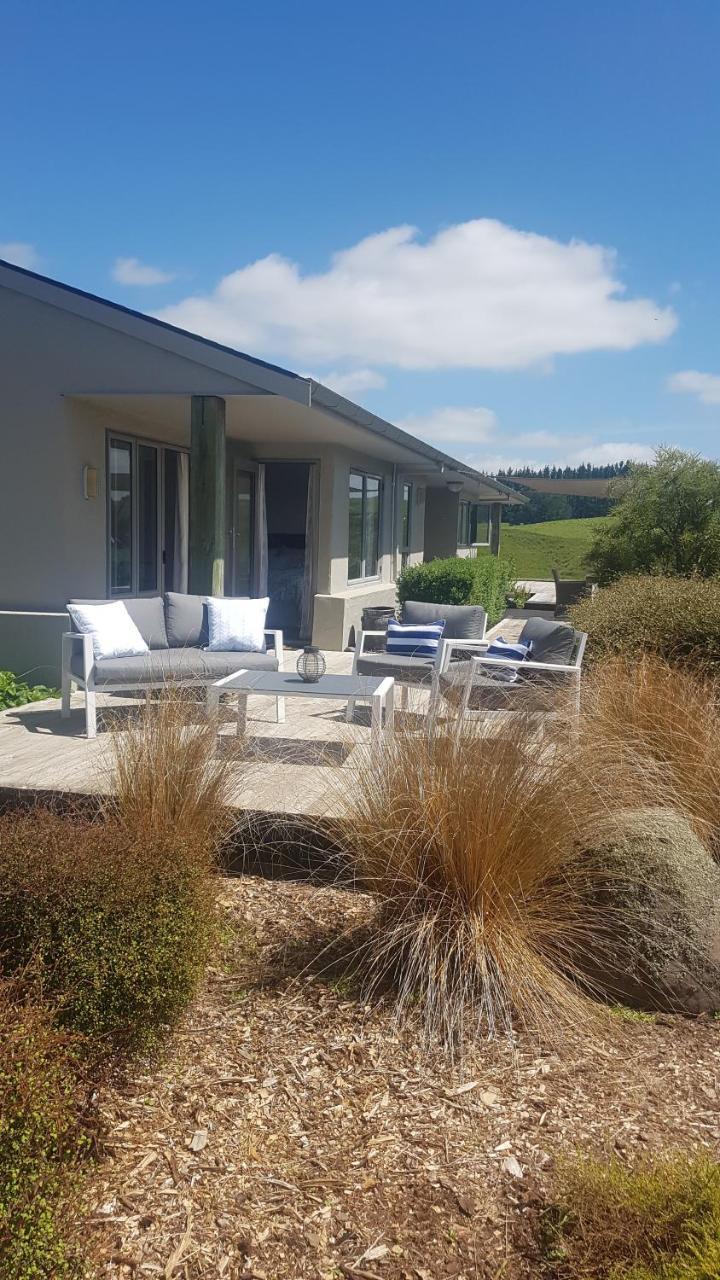 Above The River Karapiro Bed & Breakfast Esterno foto
