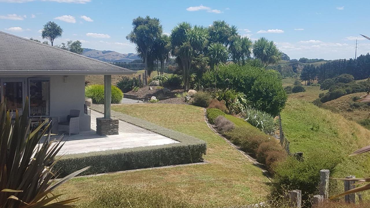 Above The River Karapiro Bed & Breakfast Esterno foto
